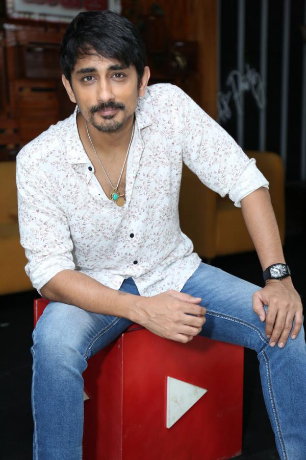 hero-siddarth-interview-2.jpg