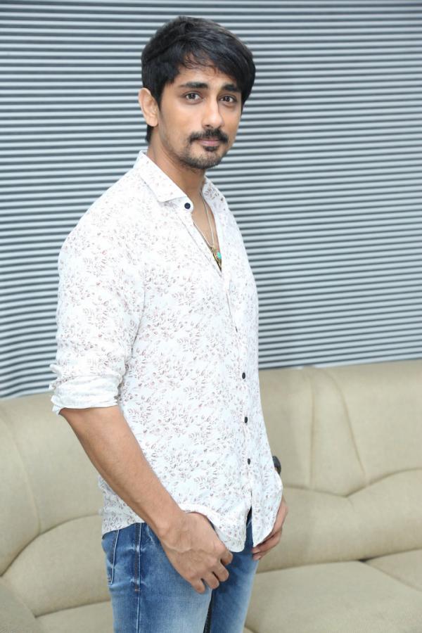 hero-siddarth-interview-4.jpg