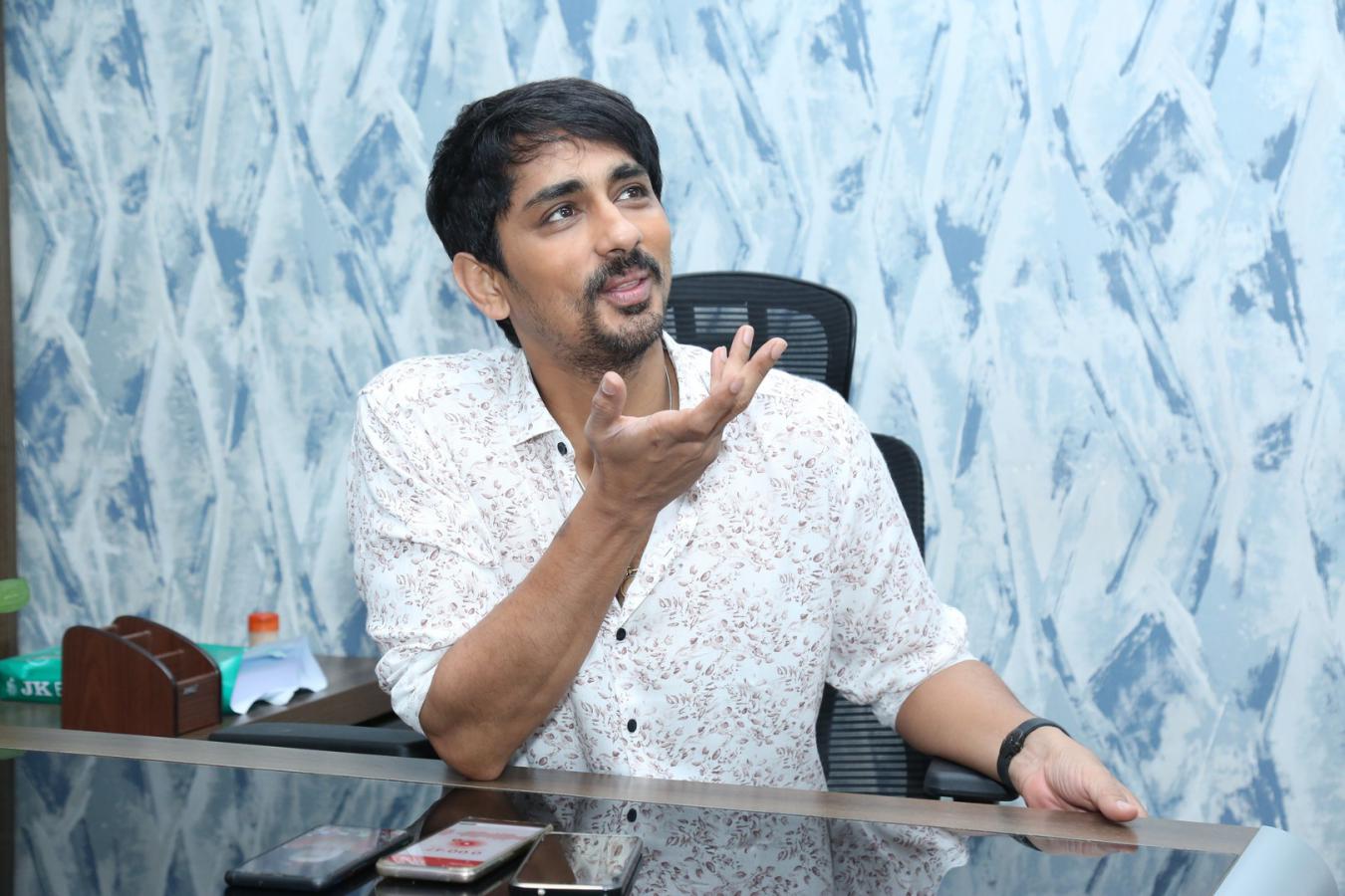 hero-siddarth-interview-8.jpg
