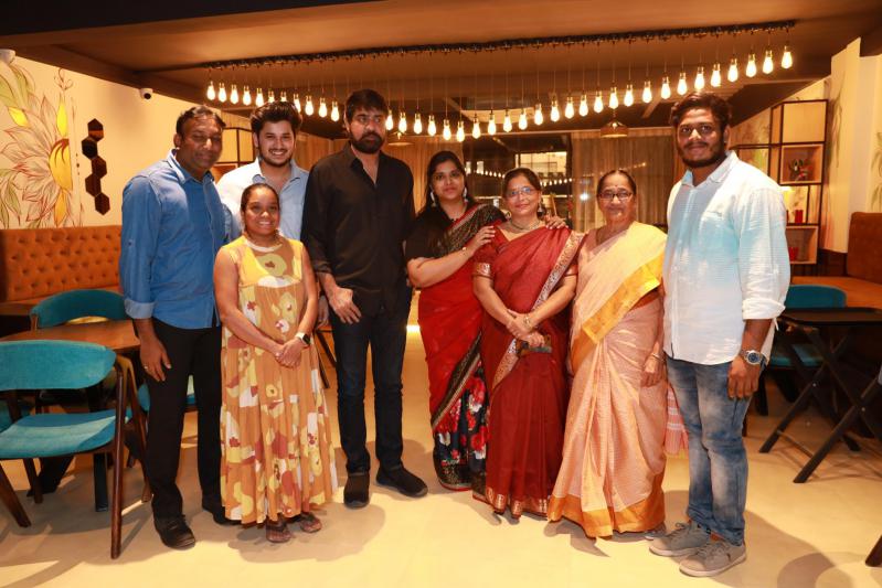 hero-srikanth-launch-of-vikendi-gelato-kitchen-at-jubliee-hills-11.jpg