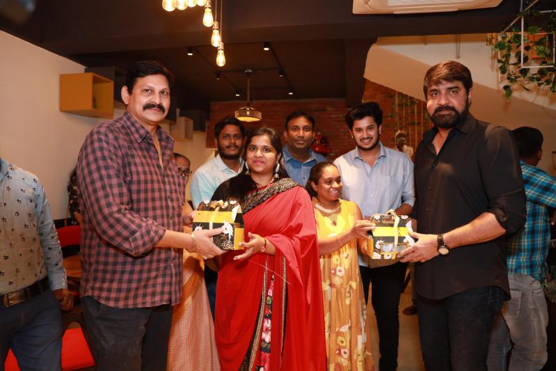 hero-srikanth-launch-of-vikendi-gelato-kitchen-at-jubliee-hills-13.jpg