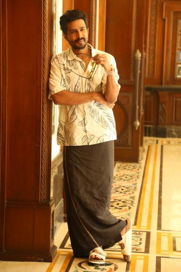 hero-vishnu-vishal-interview-stills-matti-kusthi-15.jpg