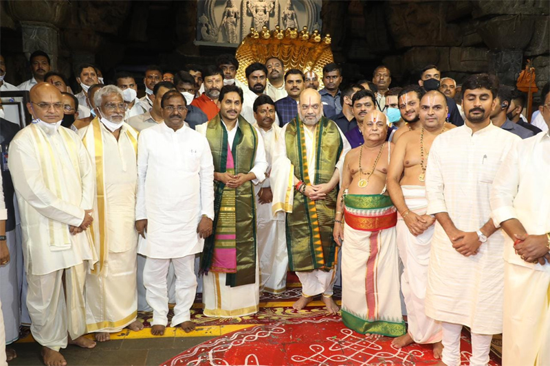 home-minister-amit-shah-visits-tirumala-3.jpg