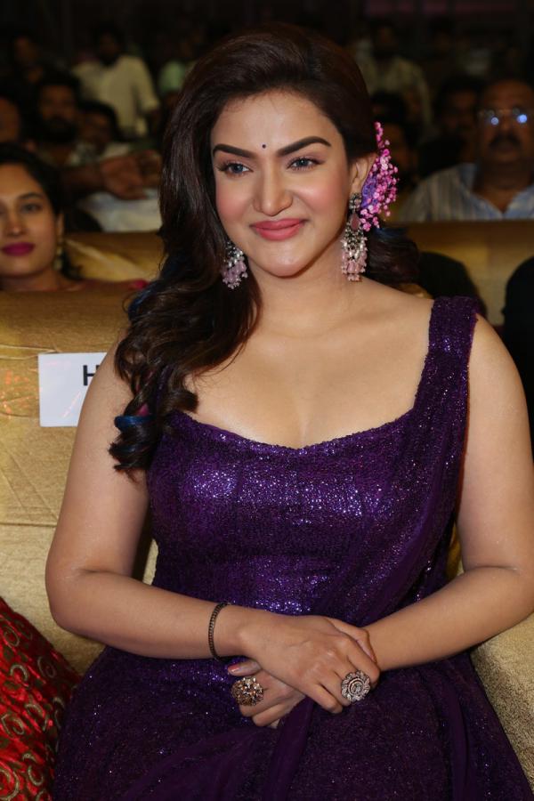 honey-rose-stills-11.jpg