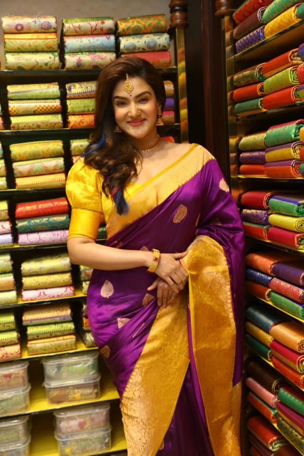 honey-rose-stills-2-9.jpg