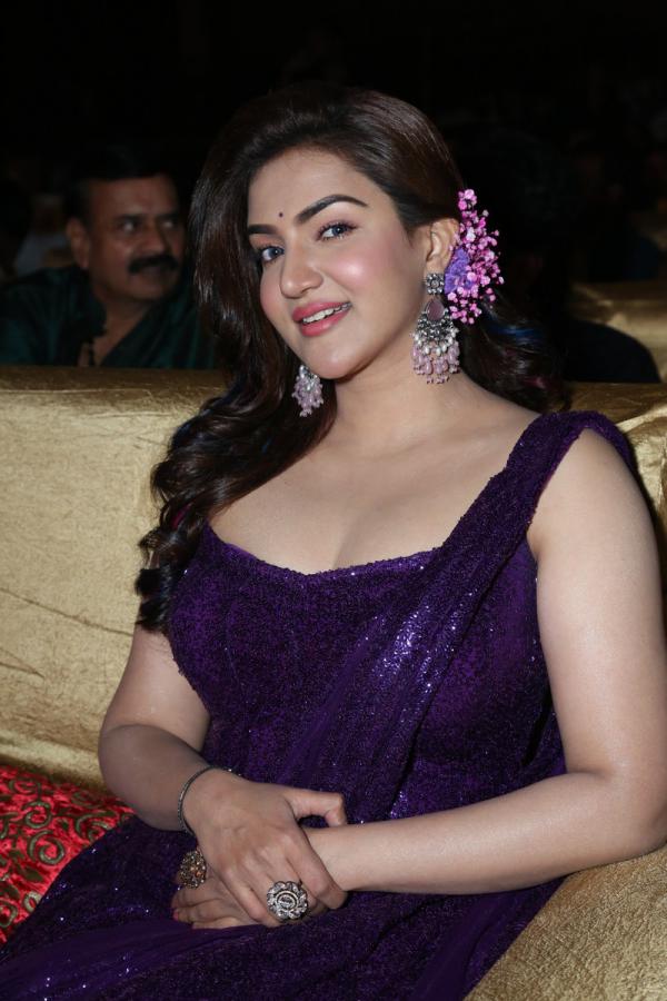 honey-rose-stills-4.jpg