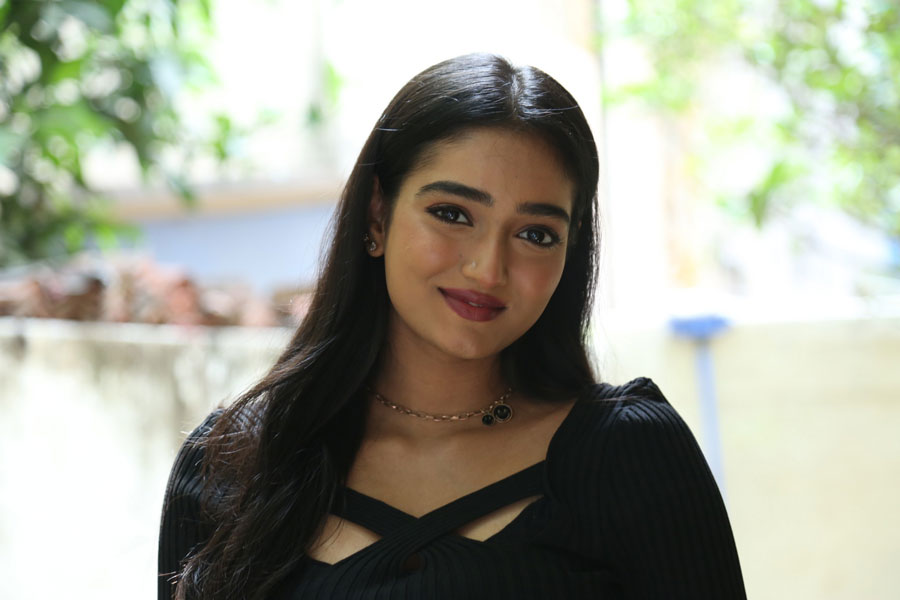 hrithika-srinivas-stills-2-2.jpg
