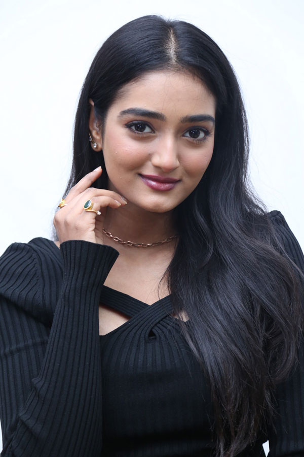 hrithika-srinivas-stills-2-4.jpg