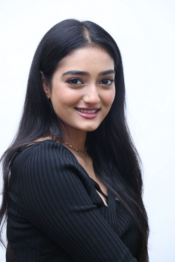 hrithika-srinivas-stills-2-5.jpg