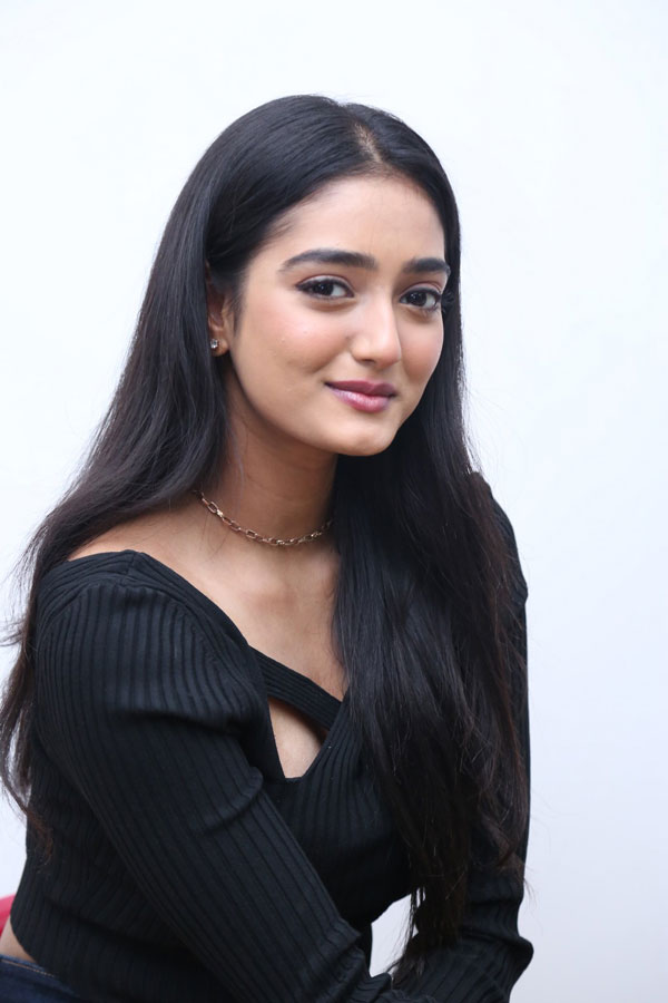 hrithika-srinivas-stills-2-9.jpg