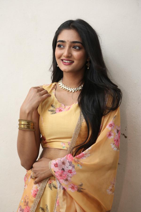 hrithika-srinivas-stills-2.jpg