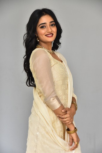hrithika-srinivas-stills-4-2.jpg