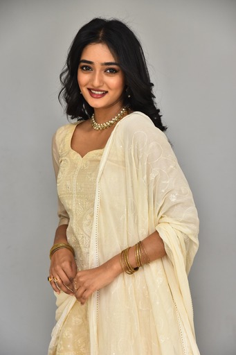 hrithika-srinivas-stills-4-6.jpg
