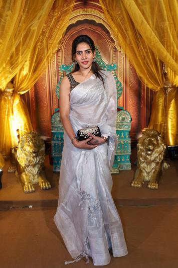 hyderabads-hifi-birthday-bash-lion-kiron-k-party-in-indralok-style-12.jpg