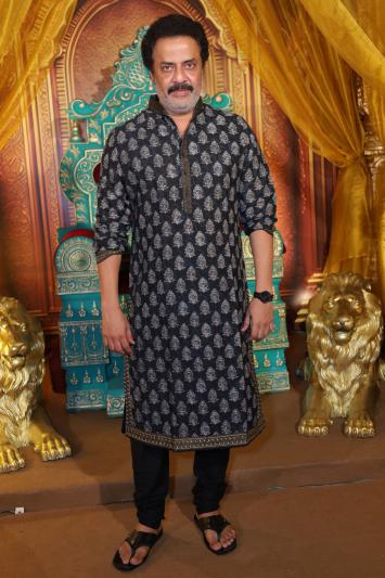 hyderabads-hifi-birthday-bash-lion-kiron-k-party-in-indralok-style-14.jpg