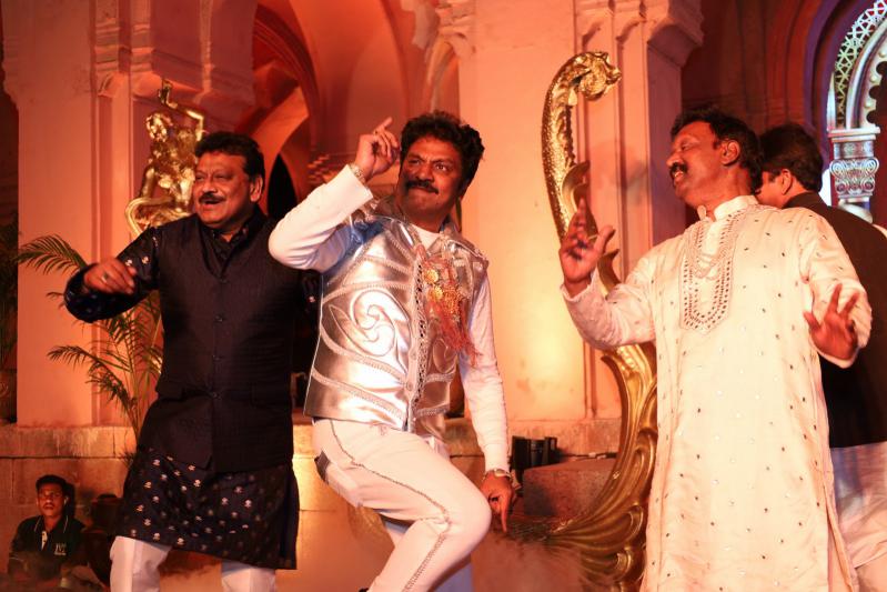 hyderabads-hifi-birthday-bash-lion-kiron-k-party-in-indralok-style-19.jpg