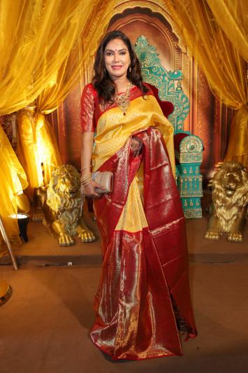 hyderabads-hifi-birthday-bash-lion-kiron-k-party-in-indralok-style-2.jpg
