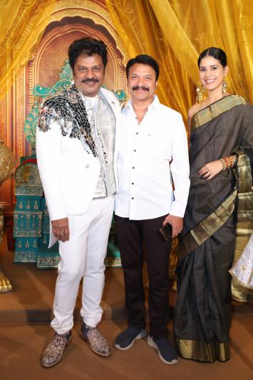 hyderabads-hifi-birthday-bash-lion-kiron-k-party-in-indralok-style-25.jpg