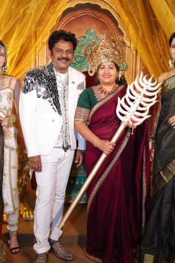 hyderabads-hifi-birthday-bash-lion-kiron-k-party-in-indralok-style-28.jpg