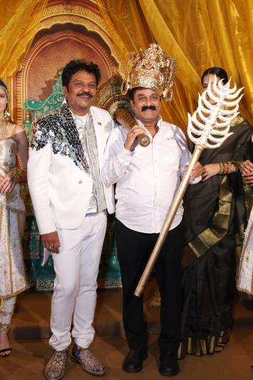 hyderabads-hifi-birthday-bash-lion-kiron-k-party-in-indralok-style-33.jpg