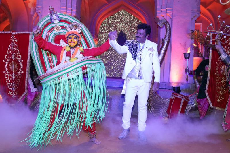 hyderabads-hifi-birthday-bash-lion-kiron-k-party-in-indralok-style-35.jpg
