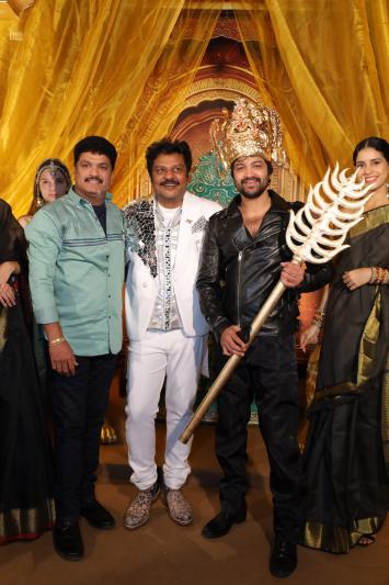 hyderabads-hifi-birthday-bash-lion-kiron-k-party-in-indralok-style-38.jpg