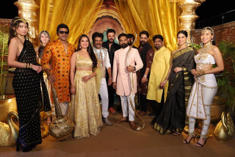 hyderabads-hifi-birthday-bash-lion-kiron-k-party-in-indralok-style-6.jpg