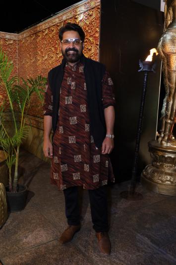 hyderabads-hifi-birthday-bash-lion-kiron-k-party-in-indralok-style-7.jpg
