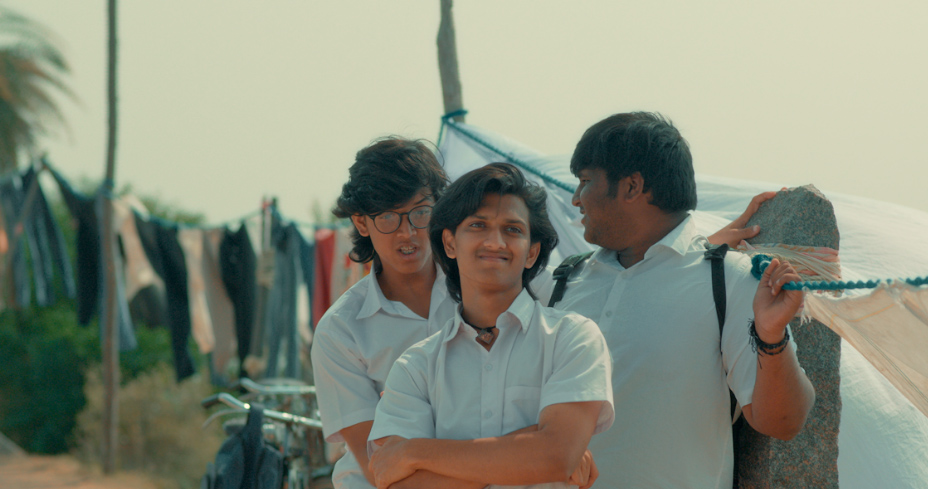 idiots-movie-stills-4.jpg