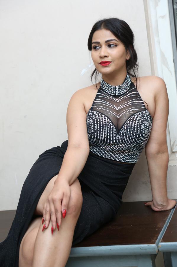 inaya-sultana-stills-14.jpg