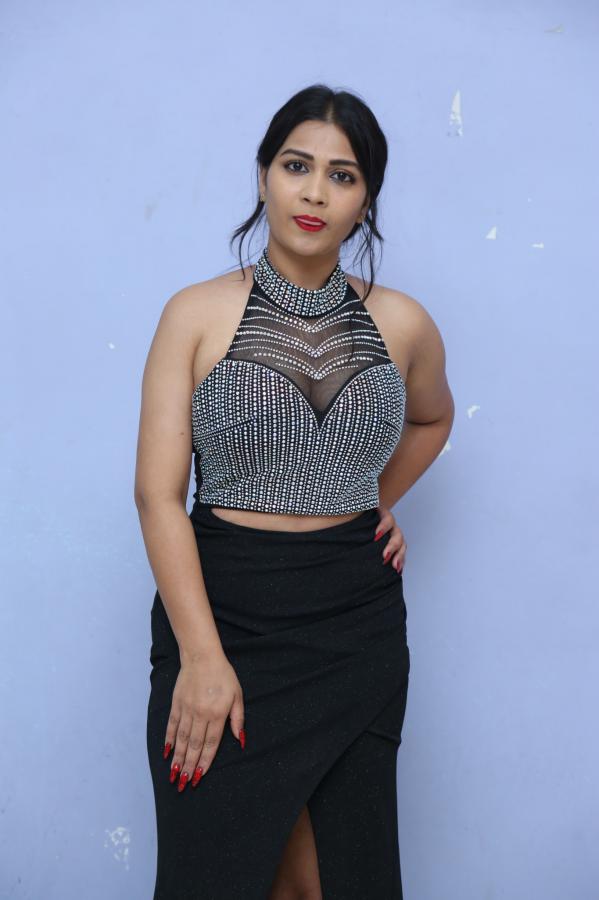 inaya-sultana-stills-4.jpg