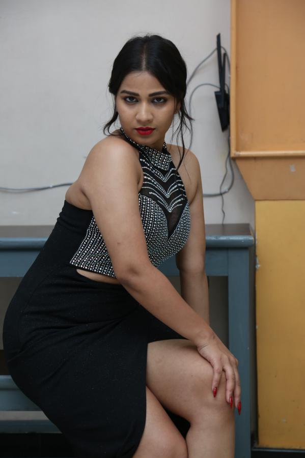 inaya-sultana-stills-7.jpg