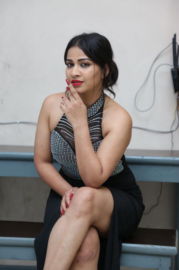 inaya-sultana-stills-8.jpg