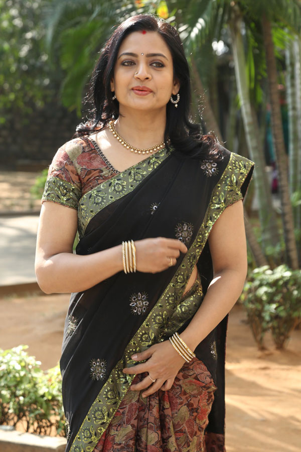 indraja-stills-2-10.jpg
