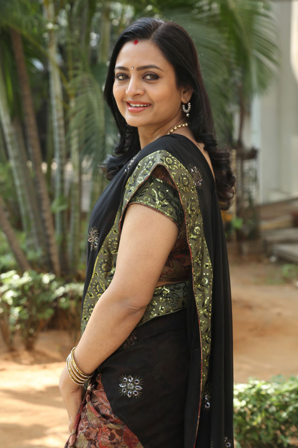 indraja-stills-2-16.jpg