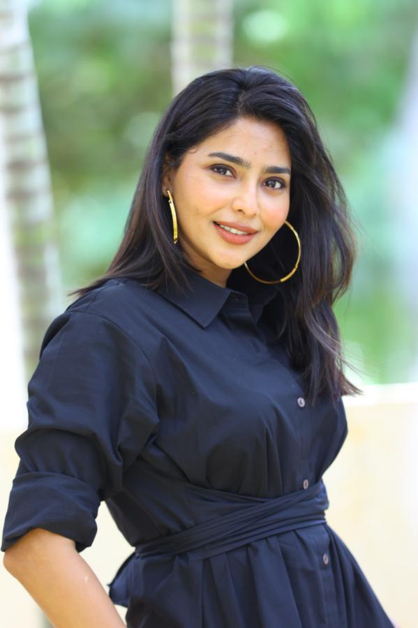 ishwarya-lakshmi-stills-2.jpg