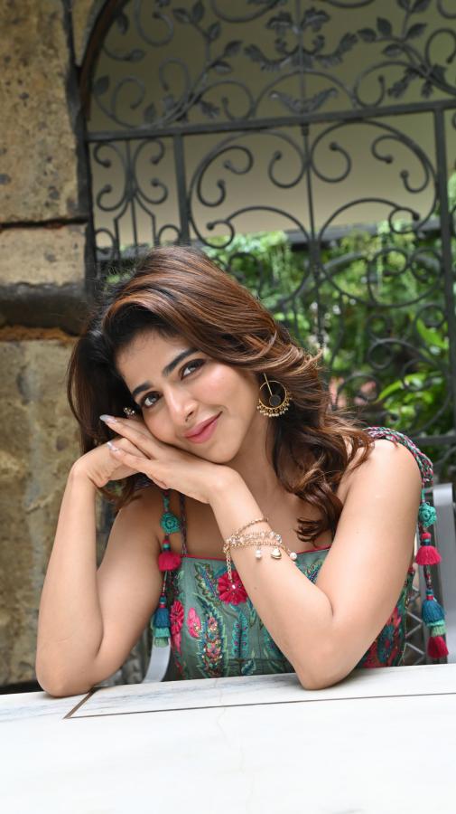 iswarya-menon-stills-2-16.jpg