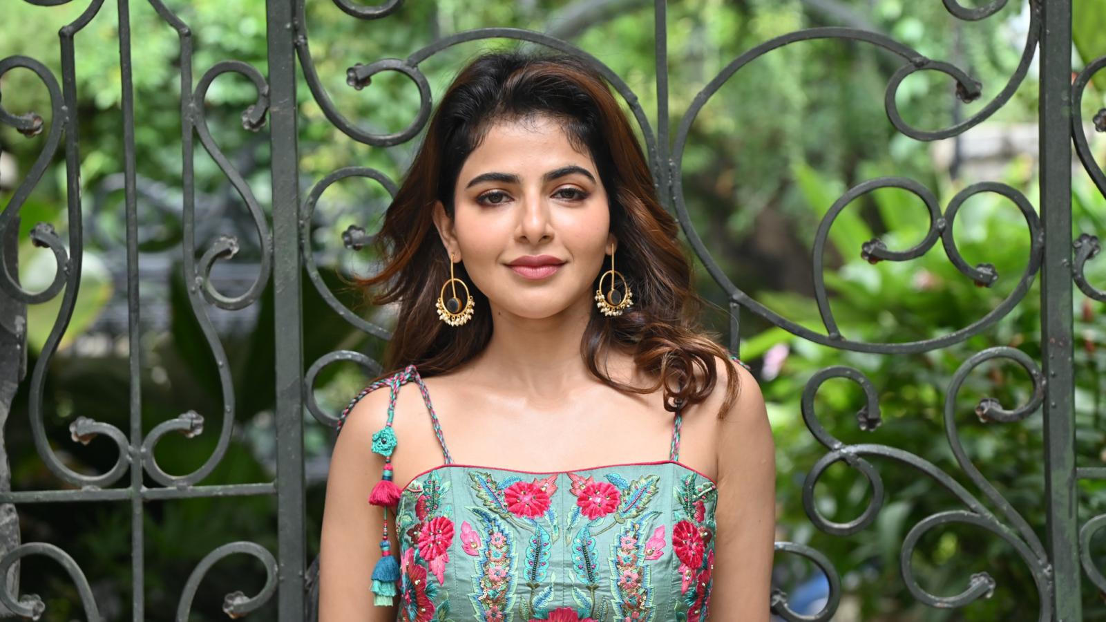 iswarya-menon-stills-2-2.jpg
