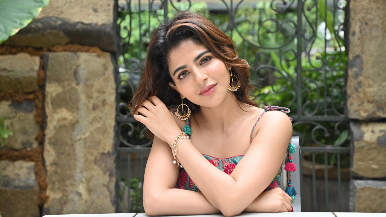 iswarya-menon-stills-2-3.jpg