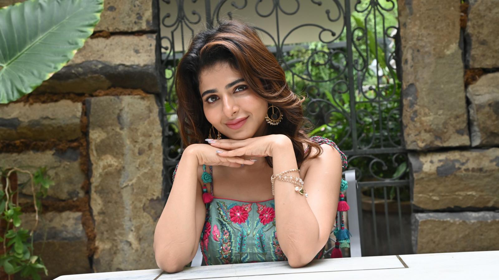 iswarya-menon-stills-2-5.jpg