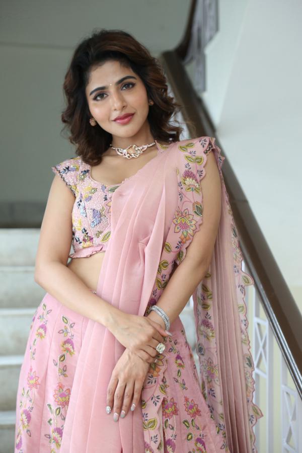 iswarya-menon-stills-4-17.jpg
