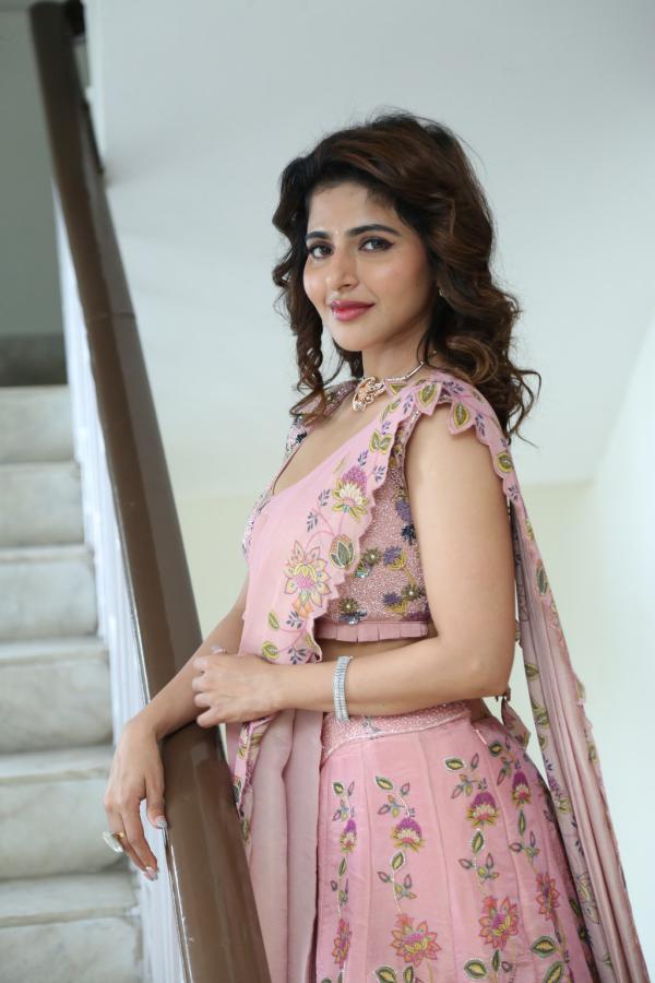 iswarya-menon-stills-4-18.jpg
