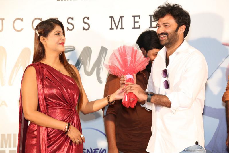 jagamemaya-movie-success-meet-8.jpg