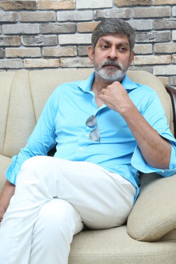 jagapathi-babu-stills-5.jpg
