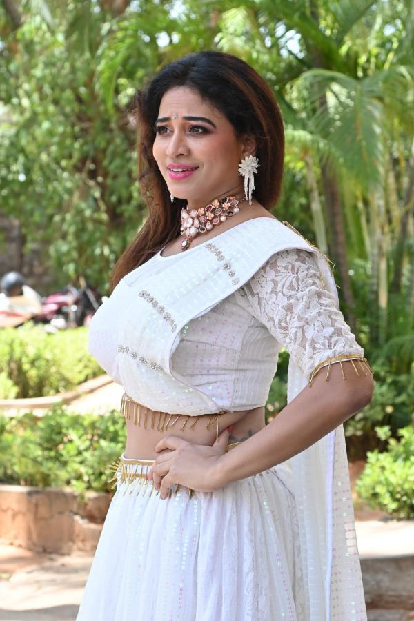 jayathi-stills-2-14.jpg