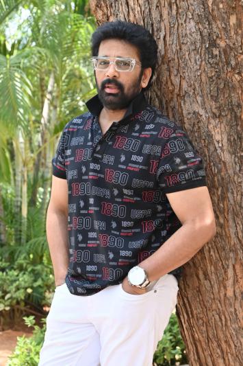 jd-chakravarthy-stills-2-10.jpg