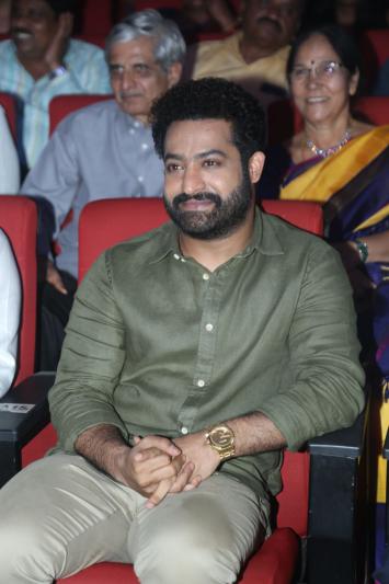 jr-ntr-stills-4.jpg