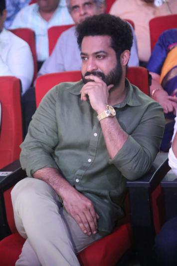 jr-ntr-stills-6.jpg