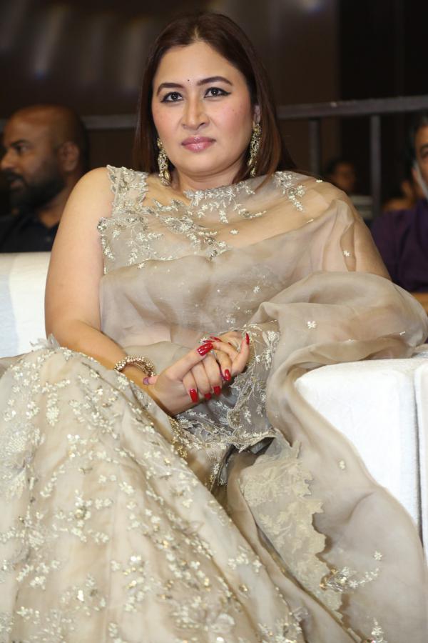 jwala-gutta-stills-2.jpg