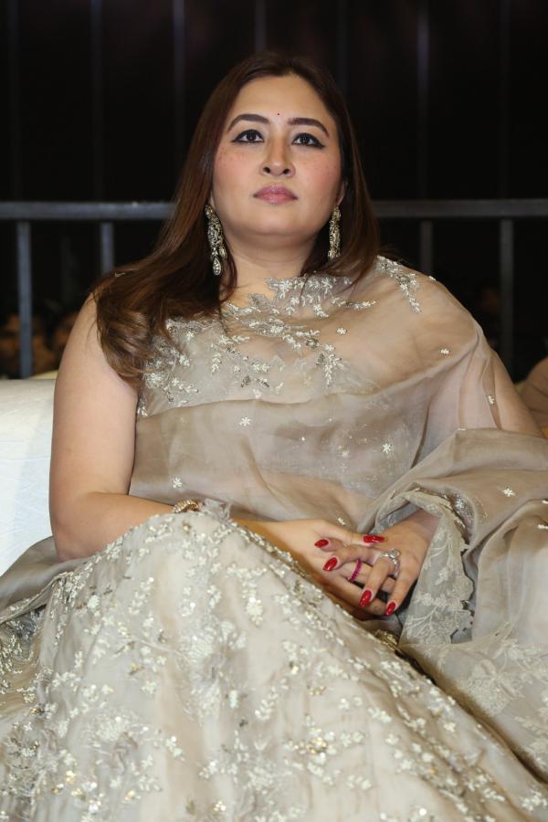 jwala-gutta-stills-5.jpg